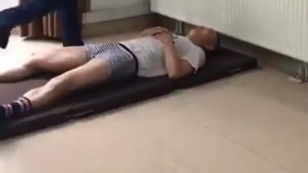 Meneer komt maar niet van zijn hardnekkige jeuk af