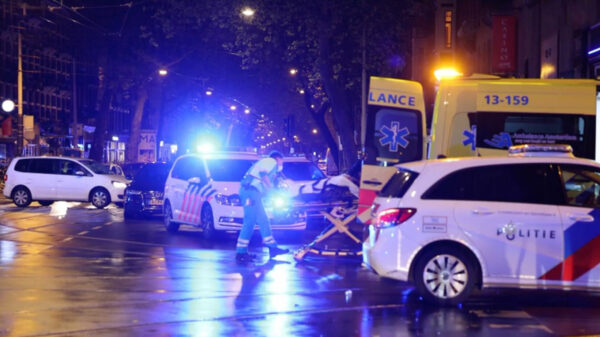 5 mensen neergestoken in De Pijp, één dode en 29-jarige verdachte gearresteerd