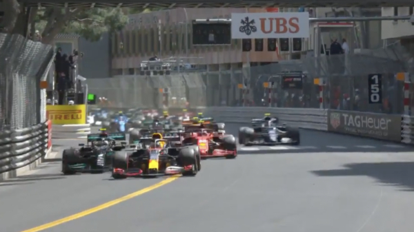 Hotsjeeeéé, Max Verstappen wint de Grand Prix van Monaco!