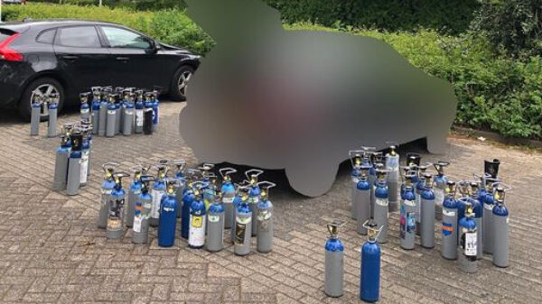 Tuurlijk joh, rijd anders effe rond met bijna 550 kilo lachgas in je auto