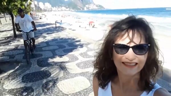 Vrouw raakt haar telefoon kwijt in Rio de Janeiro