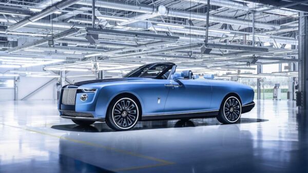 De eerste beelden van de duurste auto everooit: de Rolls-Royce 'Boat Tail'