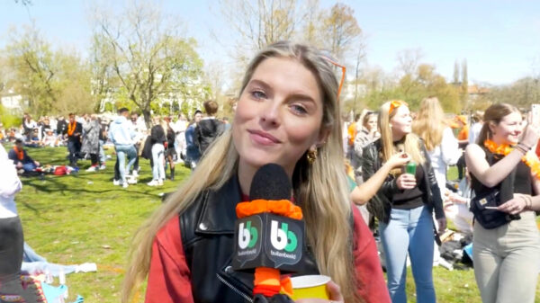 Terug van weggeweest: Buitenbeeld op Koningsdag 2021 in Amsterdam
