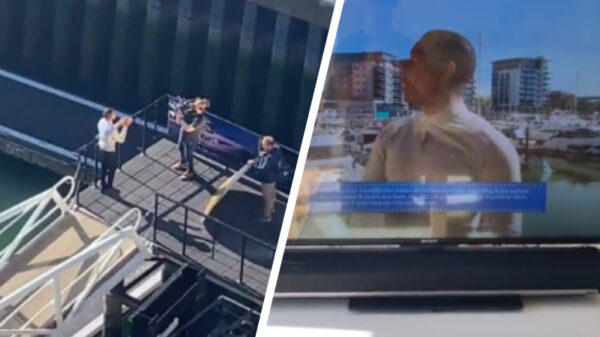 Even een complete cameraploeg trollen met een enorme nies