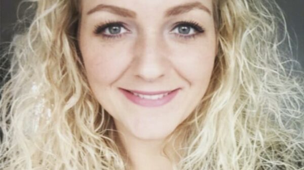 26-jarige Deense journaliste doet gezellig mee tijdens reportage in swingersclub