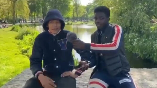 Straatinterview neemt plotseling een behoorlijk bizarre no-homo-wending