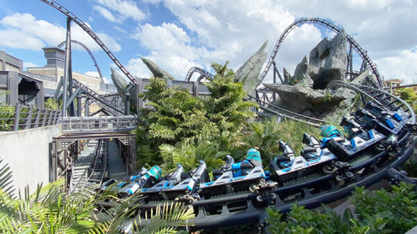 Even een bloedsnel rondje over de hagelnieuwe Velocicoaster in Universal Orlando Resort