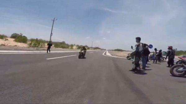 Zoefff: idioot heeft snelheid van motorrijder niet echt in de gaten