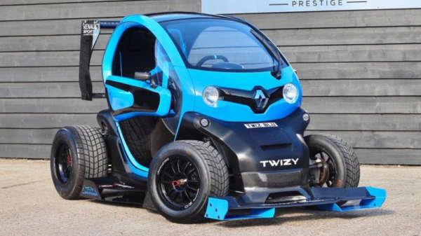 Zeldzame Renault Twizy F1 te koop voor slechts 26.500 pond