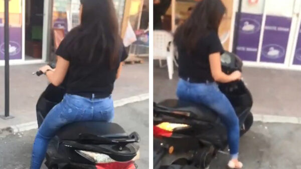 Haar eerste ritje op de scooter was kort maar leerzaam