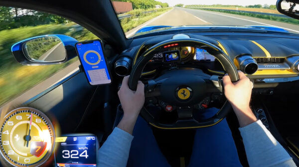 Tijd om in een Ferrari 812 Superfast V12 met 331 km/u over de Autobahn te blazen