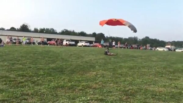 Parachutist landt net even iets te enthousiast