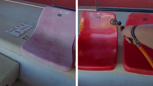 Met een simpele vlammenwerper worden die oude verweerde stoelen weer als nieuw