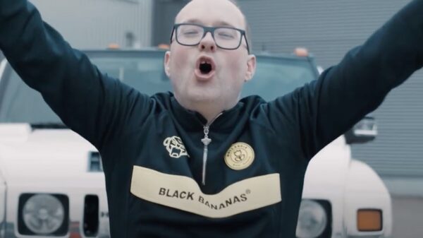 De muzikale monsterhit van de week: Hutsakeee - Lekker Fresh, Lekker Zakelijk