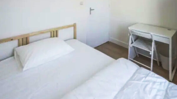 Weer zo'n buitenkansje: voor slechts €925 p/m mag jij in een riante kamer van 7m2 wonen!