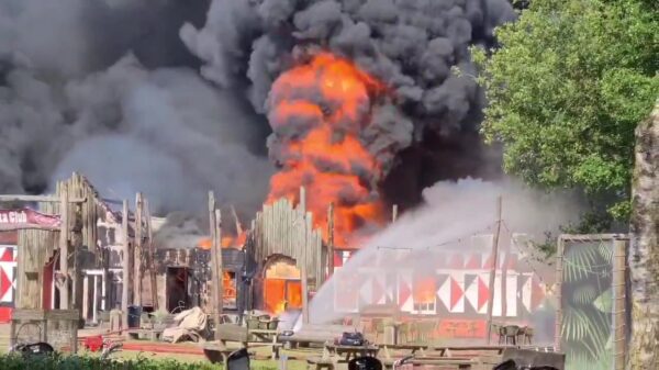 Hoofdgebouw Beekse Bergen niet meer te redden na enorme brand en explosies