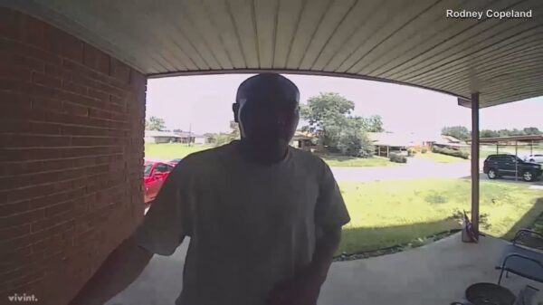 Gast wordt in zijn gezicht gebeten door agressieve slang