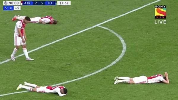 Ajax in laatste seconden onderuit tegen Spurs en mist op haar de Champions League-finale