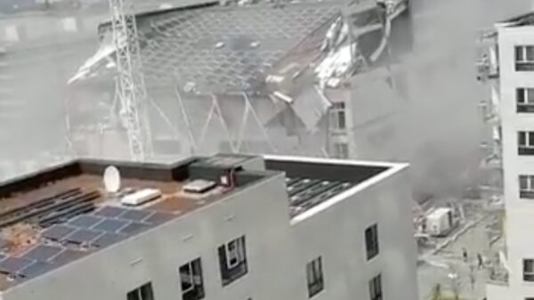 Bouwvakkers onder het puin nadat Antwerpse school in aanbouw instort