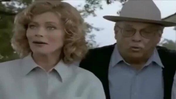 Ongepaste lachband maakt normale series ineens heul bizar