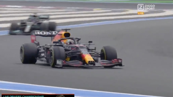 Verstappen pakt Hamilton in 1 na laatste ronde en wint de GP van Frankrijk