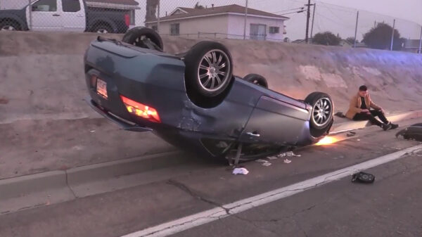 Amerikaanse fotojournalist aangevallen tijdens fotograferen van flinke crash