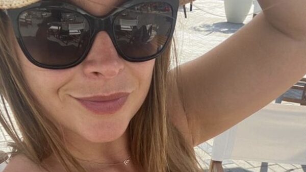 Miljuschka in een gloednieuwe bikini op het strand willen we natuurlijk niet missen