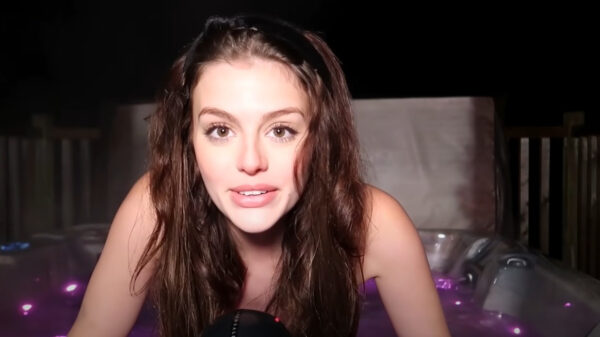 Emily Black komt met een kletsnatte try on-video vanuit haar jacuzzi