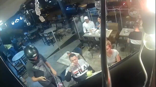 Dit restaurant moet wel echt verdomd lekkere kip hebben