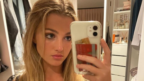 Spiegeltje spiegeltje aan de wand deze vrouwen zijn behoorlijk amusant (53)