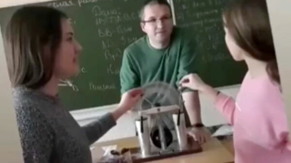 Dit is de meest schokkende natuurkundeles die je vandaag zult zien
