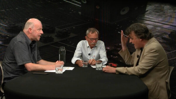 Coronadebat tussen 'wappie' Ab Gietelink en wetenschapsjournalist Maarten Keulemans