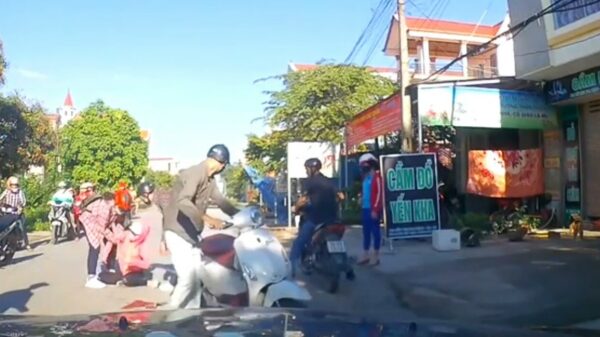 Close call-compilatie voor de figuren met ontzettend veel haast