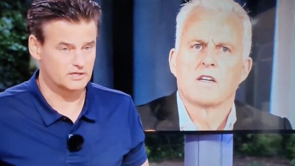 Gijp praat mond voorbij in De Oranjezomer: "... en gisteren Wim Kieft"