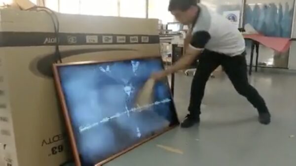 Eindelijk is er nu een tv voor de iets te fanatieke voetbalsupporter!