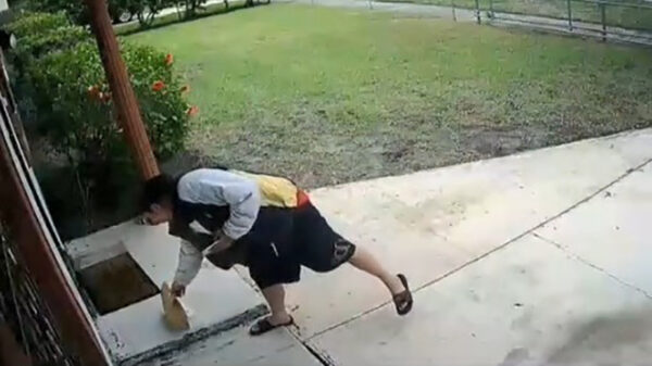 Opsporing verzocht: deze maaltijdbezorger heeft wel iets uit te leggen