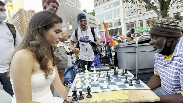 Een potje schaken in da hood met de real-life Queen's Gambit