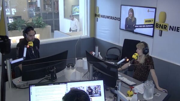 Luisteraar Kees weet PRECIES waarom er vanavond een ingelaste persconferentie is