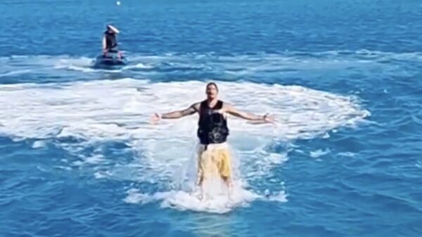 Zelfbenoemde God Zlatan Ibrahimovic herrijst als een Feniks uit het water