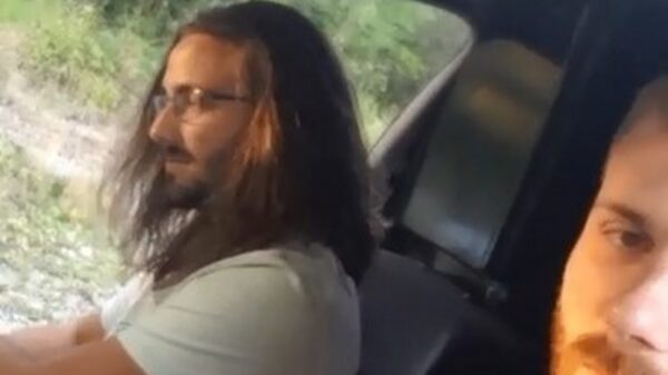 Gast krijgt een belachelijke bass voor zijn porem