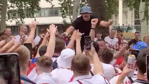 Engelse supporters pakken voor de finale van het EK2020 alvast hun eerste puntjes