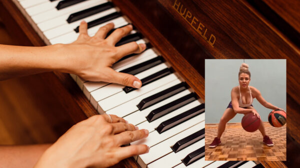 De voluptueuze Jem Wolfie komt met indrukwekkend stukje pianospel