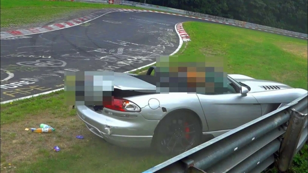 10 minuten genieten van de allergrootste prutsers op de Nordschleife