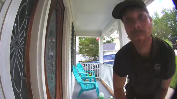 Als je een iets te actieve hond hebt en de deurbel gaat