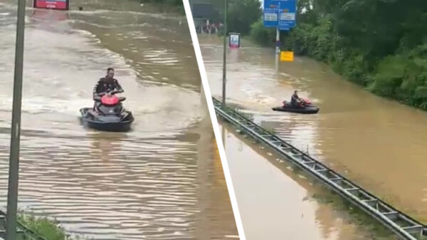 Nog even over het noodweer van gisteravond: lekker jetskiën op de A79