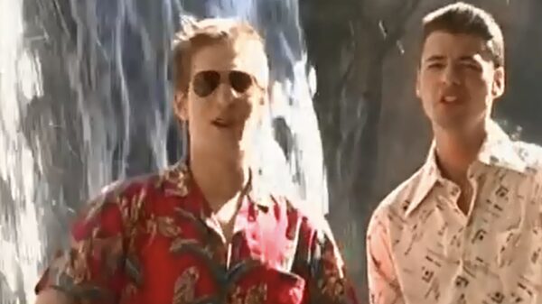 De muzikale monsterhit van de week: Guillermo & Tropical Danny - Toppertje!