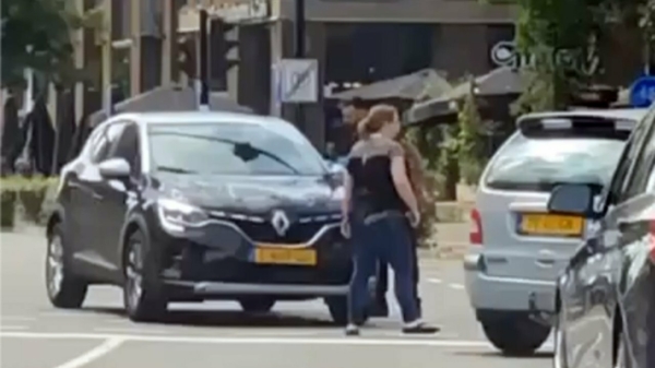 Poging tot doodslag in Tilburg: man rijdt op vrouw en kind in tijdens verkeersruzie
