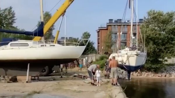 Jarenlang gespaard maar hij kan nu eindelijk genieten van zijn nieuwe bootje!