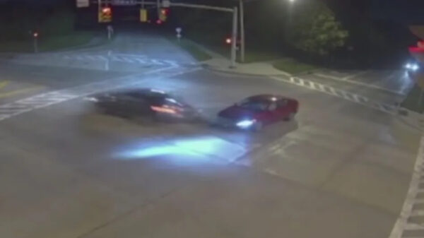 Vrouw test haar geloof door bij 200km/u "het stuur aan God te geven" en crasht