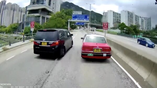Note to self: nooit road ragen als er een cementwagen achter je rijdt